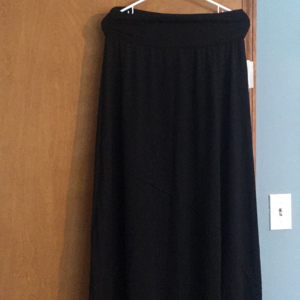 Women’s black maxi skirt